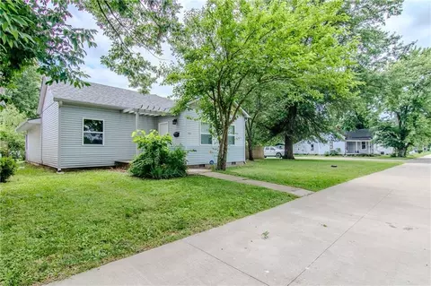 906 E 4th St, Sedalia, MO 65301