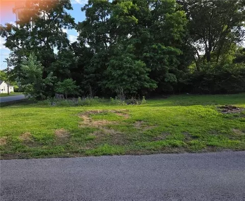 1000 Pine St, Harrisonville, MO 64701