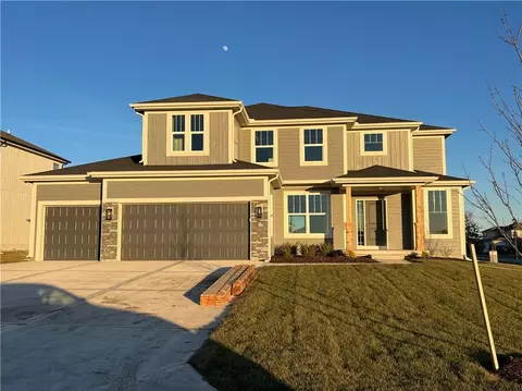 16949 S Brentwood St, Olathe, KS 66062