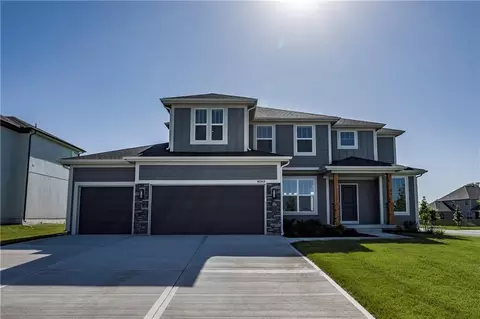 16949 S Brentwood St, Olathe, KS 66062