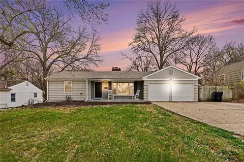 9705 E Gregory Blvd, Raytown, MO 64133