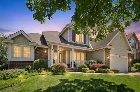 7245 N Myrtle Ave, Gladstone, MO 64119