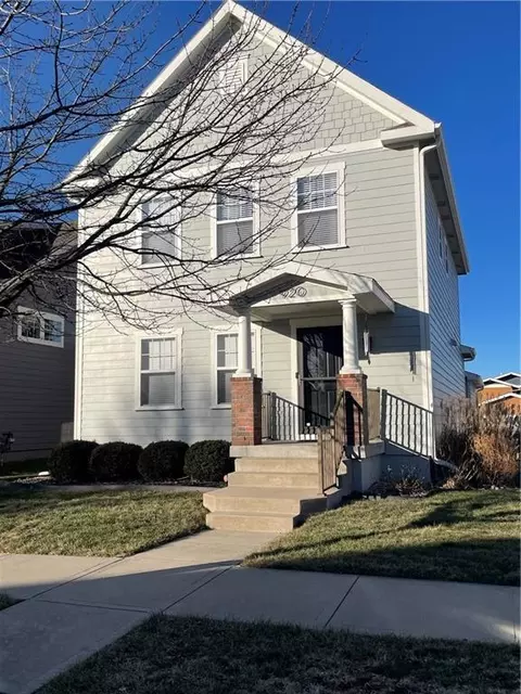 920 SW Ovation Dr, Lees Summit, MO 64081
