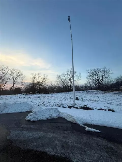 2724 84th Ter, Kansas City, MO 64154