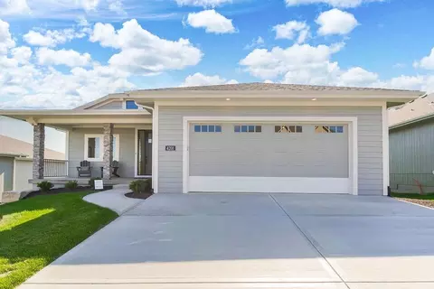 4013 W 158th Pl, Overland Park, KS 66224