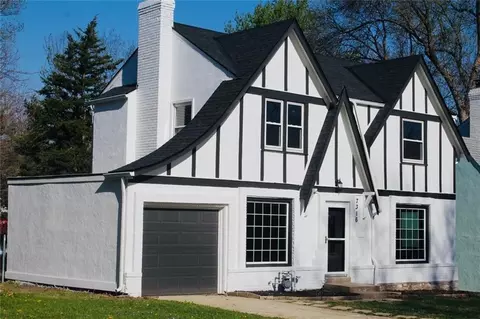 7316 Charlotte St, Kansas City, MO 64131
