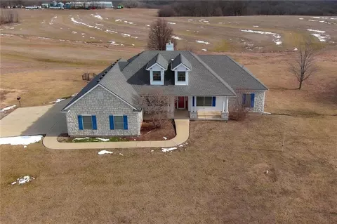 24238 123rd St, Leavenworth, KS 66048
