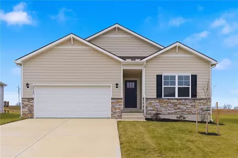 19570 W 202nd Ter, Spring Hill, KS 66083