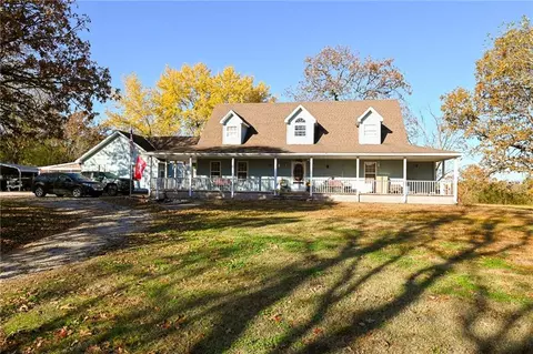 610 S Ee Hwy, El Dorado Springs, MO 64744