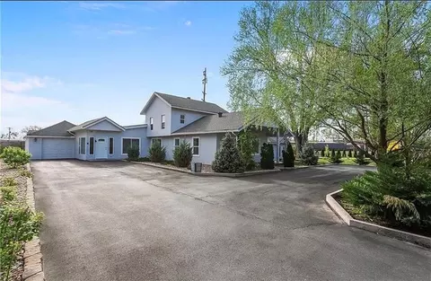 831 S 72nd St, Kansas City, KS 66111