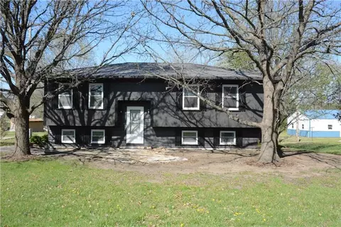 716 Shea St, Burlington, KS 66839