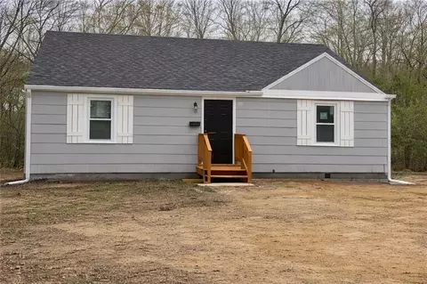 5105 Rinker Rd, Kansas City, MO 64129