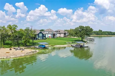 603 Mayfair Ct, Raymore, MO 64083 photo 11