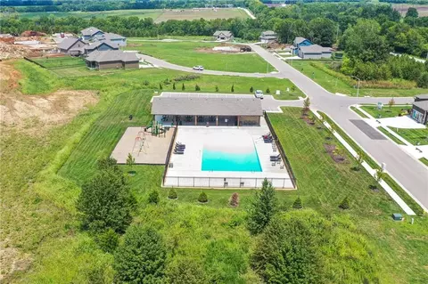 603 Mayfair Ct, Raymore, MO 64083 photo 23