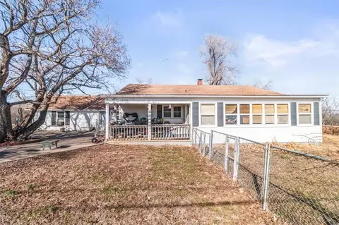 38708 E Hudson Rd, Oak Grove, MO 64075