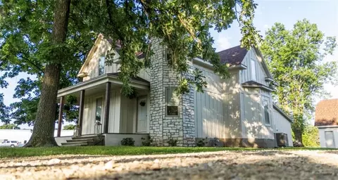 204 N 32nd St, Parsons, KS 67357