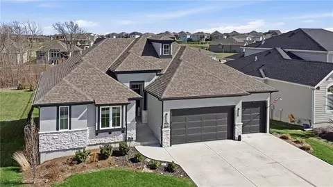 17235 S Allman Rd, Olathe, KS 66062