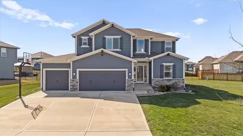25247 W 147th Ct, Olathe, KS 66061