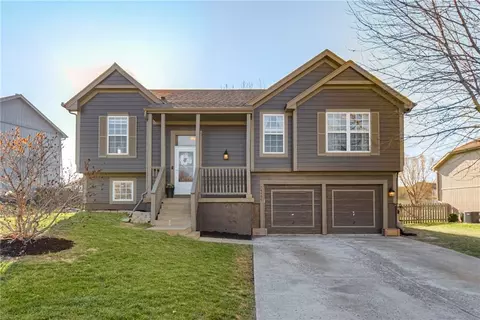 14955 W 154th St, Olathe, KS 66062