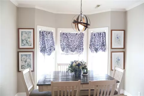 Dining - 962 NW 445 Rd, Centerview, MO 64019 photo 1 of 1