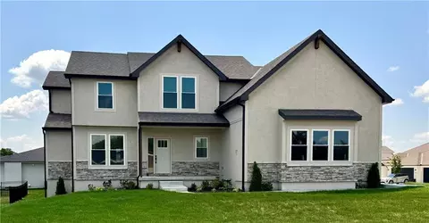 8415 NW 90th St, Kansas City, MO 64153