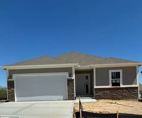 16256 Giorgia St, Parkville, MO 64152