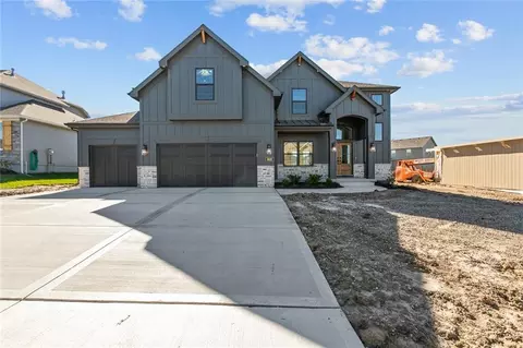 4721 NW Sienna Rdg, Riverside, MO 64150