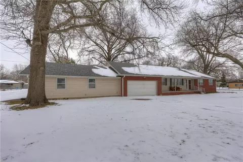 2002 N Michigan St, Pittsburg, KS 66762