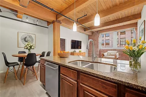 712 Broadway Blvd #503, Kansas City, MO 64105