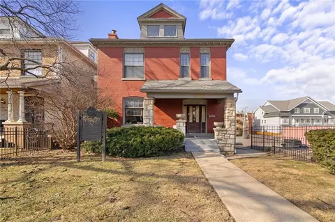 2538 Holmes St, Kansas City, MO 64108