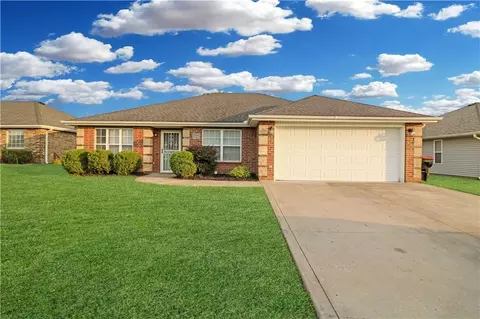 1722 Sunset Dr, Warrensburg, MO 64093