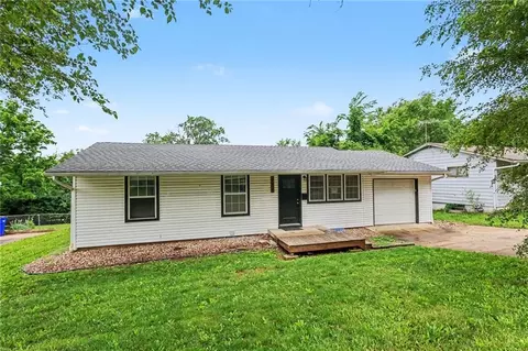 14804 Bellaire Ave, Grandview, MO 64030