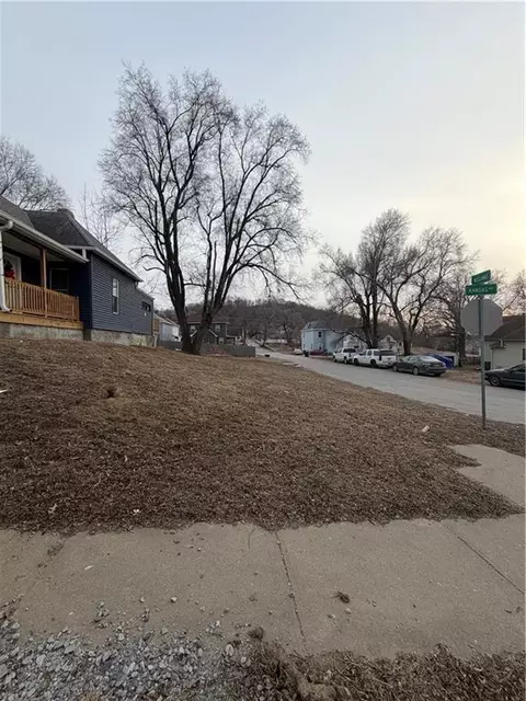 302 E Kansas St, Saint Joseph, MO 64504