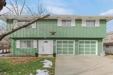 4542 W 50th St, Roeland Park, KS 66205