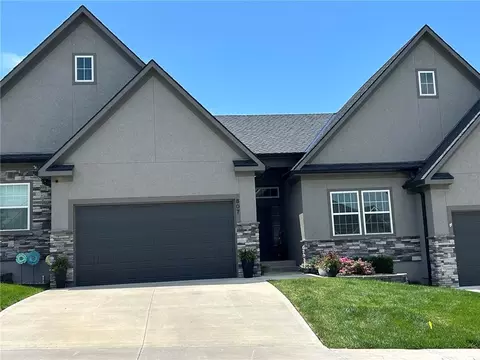 807 NE Algonquin St # B, Lees Summit, MO 64064