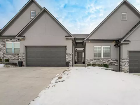 807 NE Algonquin St # B, Lees Summit, MO 64064