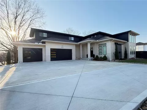 9702 NW 75th St, Weatherby Lake, MO 64152