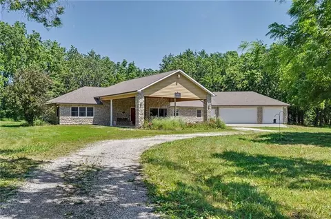 25303 NW 169 Hwy, Garnett, KS 66032