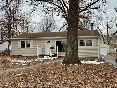 223 E Bannister Rd, Kansas City, MO 64114