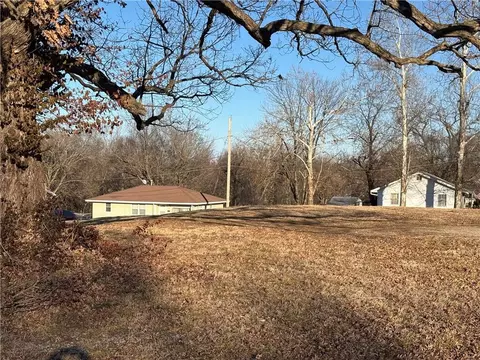 307301 W Spring St, El Dorado Springs, MO 64744