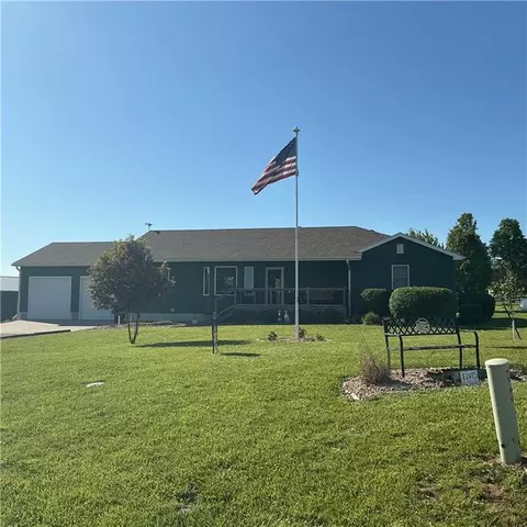 2915 Oak Hill Rd, Vassar, KS 66543