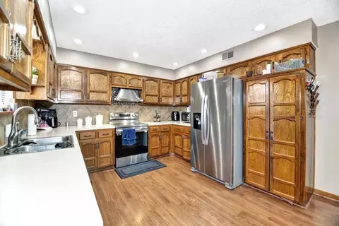 14910 W 65th St, Shawnee, KS 66216