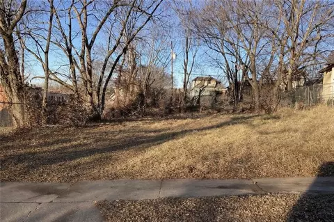 2634 Denver Ave, Kansas City, MO 64127