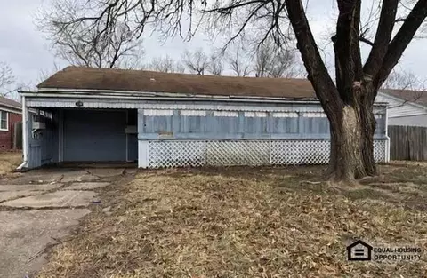 1238 N Derby Ave, Derby, KS 67037