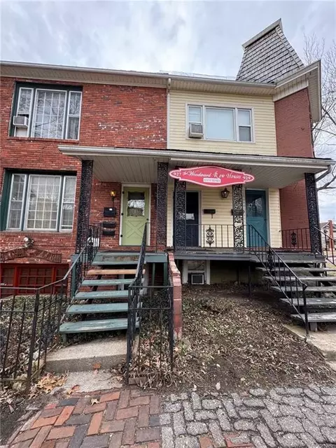 927 SW Huntoon St, Topeka, KS 66604