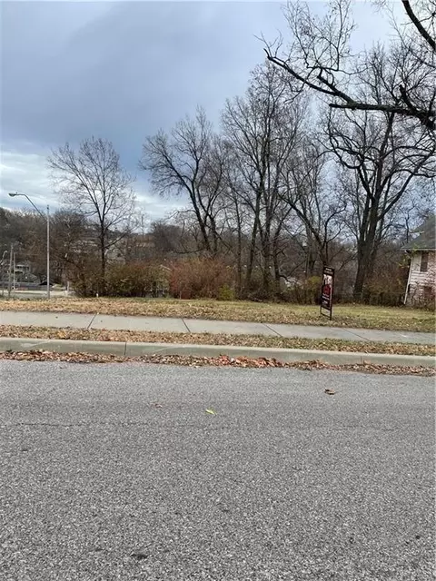 800 E Linwood Blvd, Kansas City, MO 64109