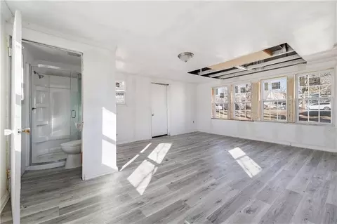 817 W White Oak St, Independence, MO 64050