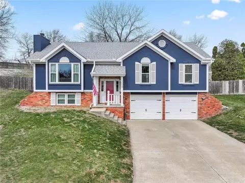 3509 Robin Ln, Saint Joseph, MO 64506
