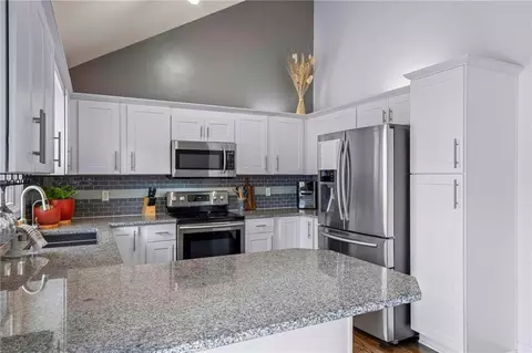 3509 Robin Ln, Saint Joseph, MO 64506