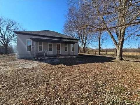 506 W Fourth St, Calhoun, MO 65323